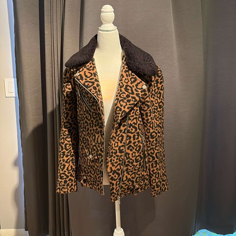 Soft faux fur collared moto leopard coat. XS. Worn once.